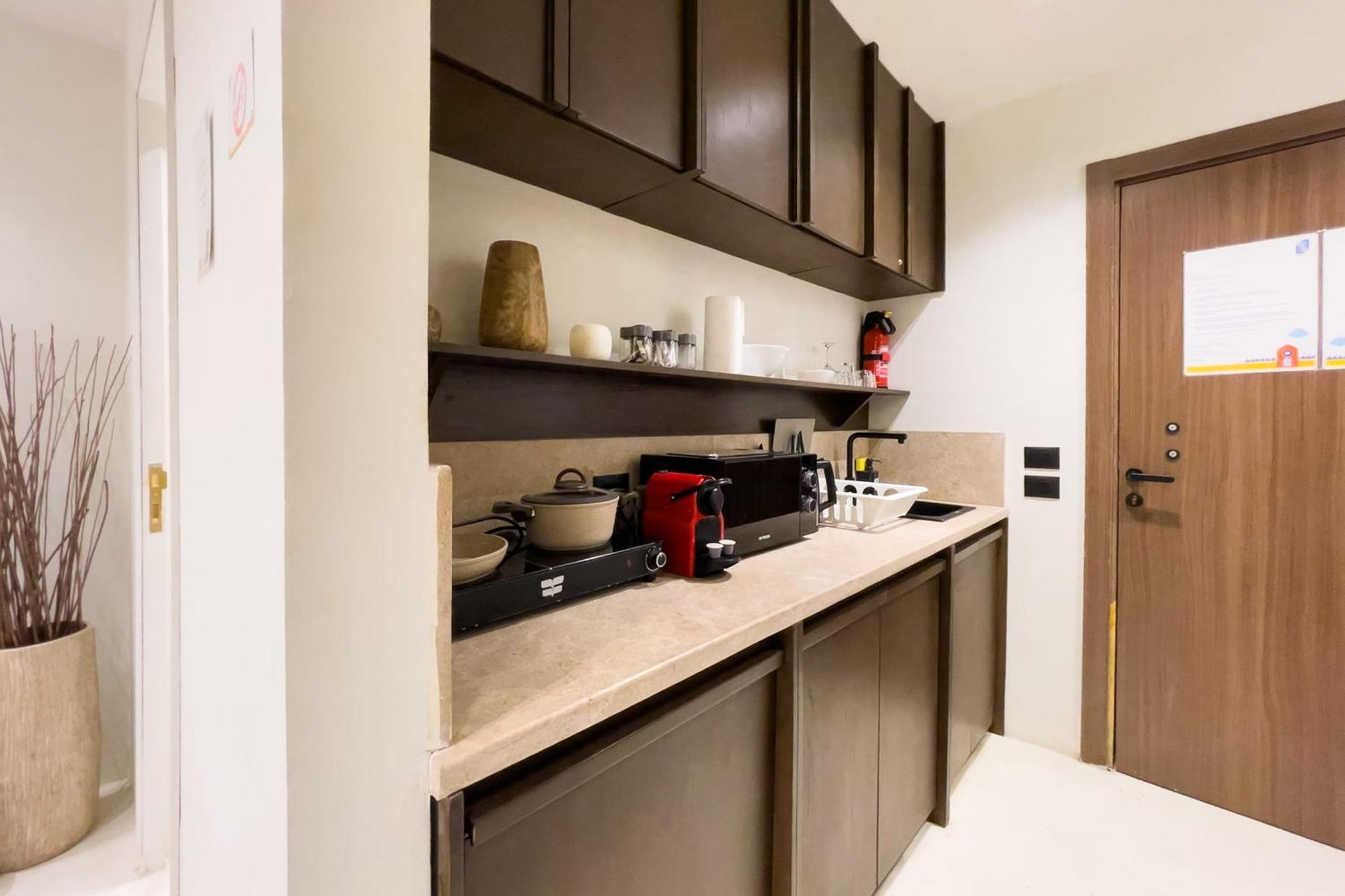 The Pyramids Horizon W Bathtub Apartment Cairo