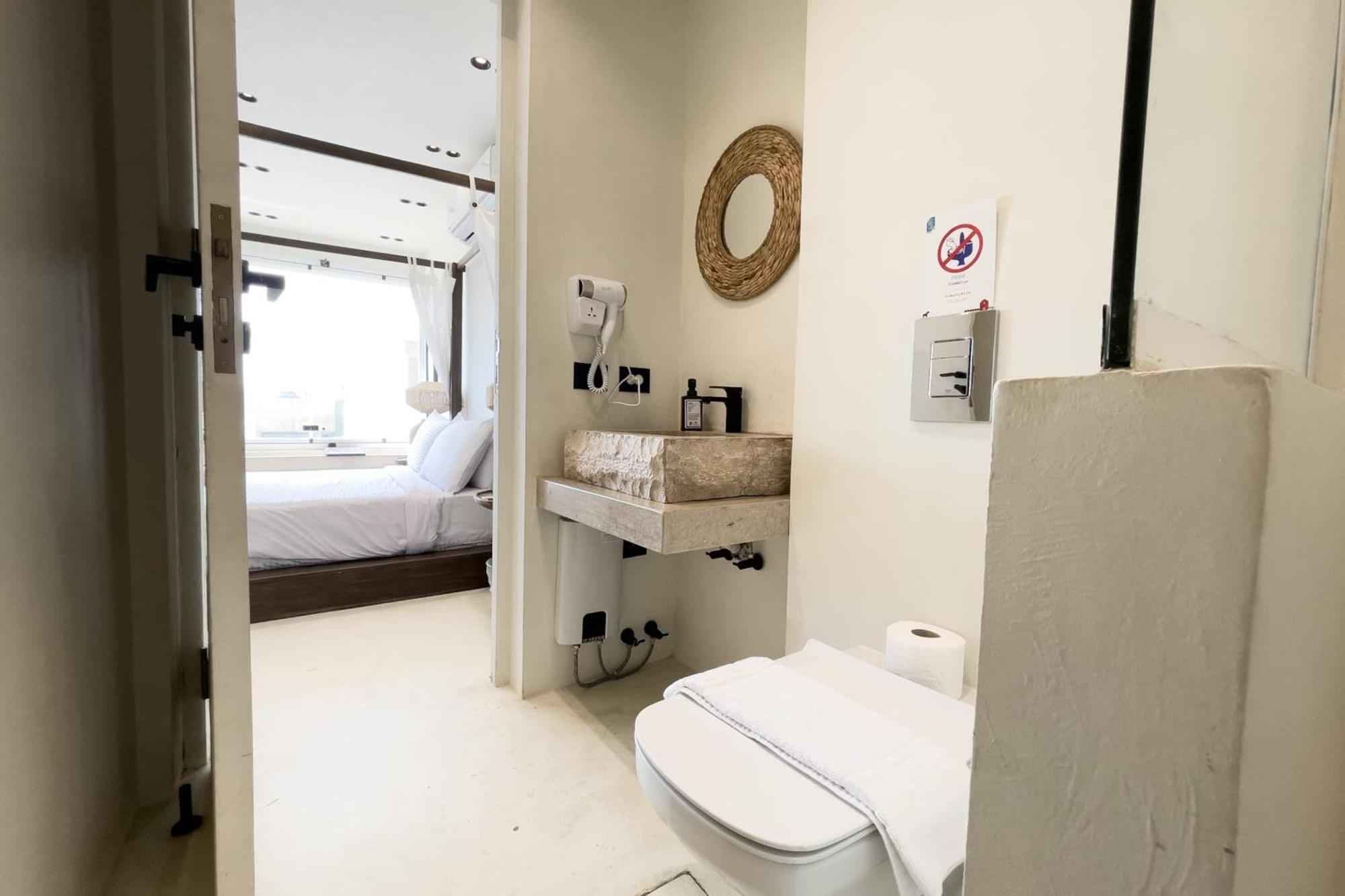 The Pyramids Horizon W Bathtub *